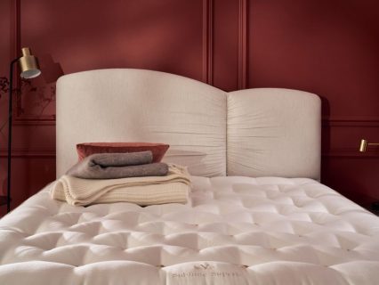 Łóżko tapicerowane premium z pościelą
